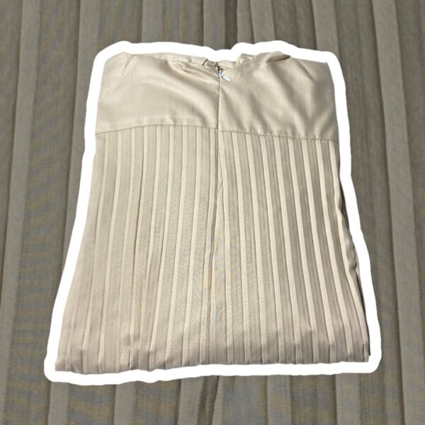 وقار ( نساء) - ثوب صلاة Wiqār wave – Women’s Prayer Garment                                            Waveسحاب Zip  Color light brown اللون بني فاتح 