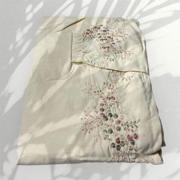 وقار ( نساء) - ثوب صلاة   Floral Wiqār – Women’s Prayer Garment  ربطة علي الجنب Tie side Color Cream: اللون كريمي 