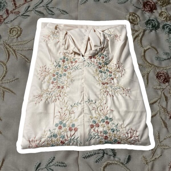 وقار ( نساء) - ثوب صلاة Wiqār  Floral – Women’s  Prayer Garment
سحاب Zip
Color Light brown: اللون بني فاتح