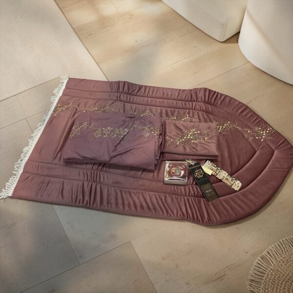 طقم السكينة Al-Sakeena Set